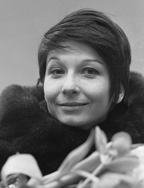 Portrait de Zizi Jeanmaire