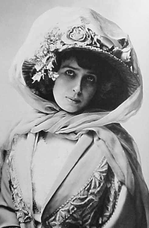 Portrait de Mistinguett