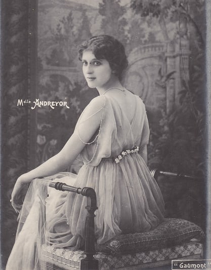 Portrait de Yvette Andréyor