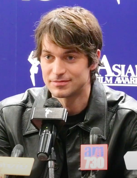 Portrait de Lucas Bravo